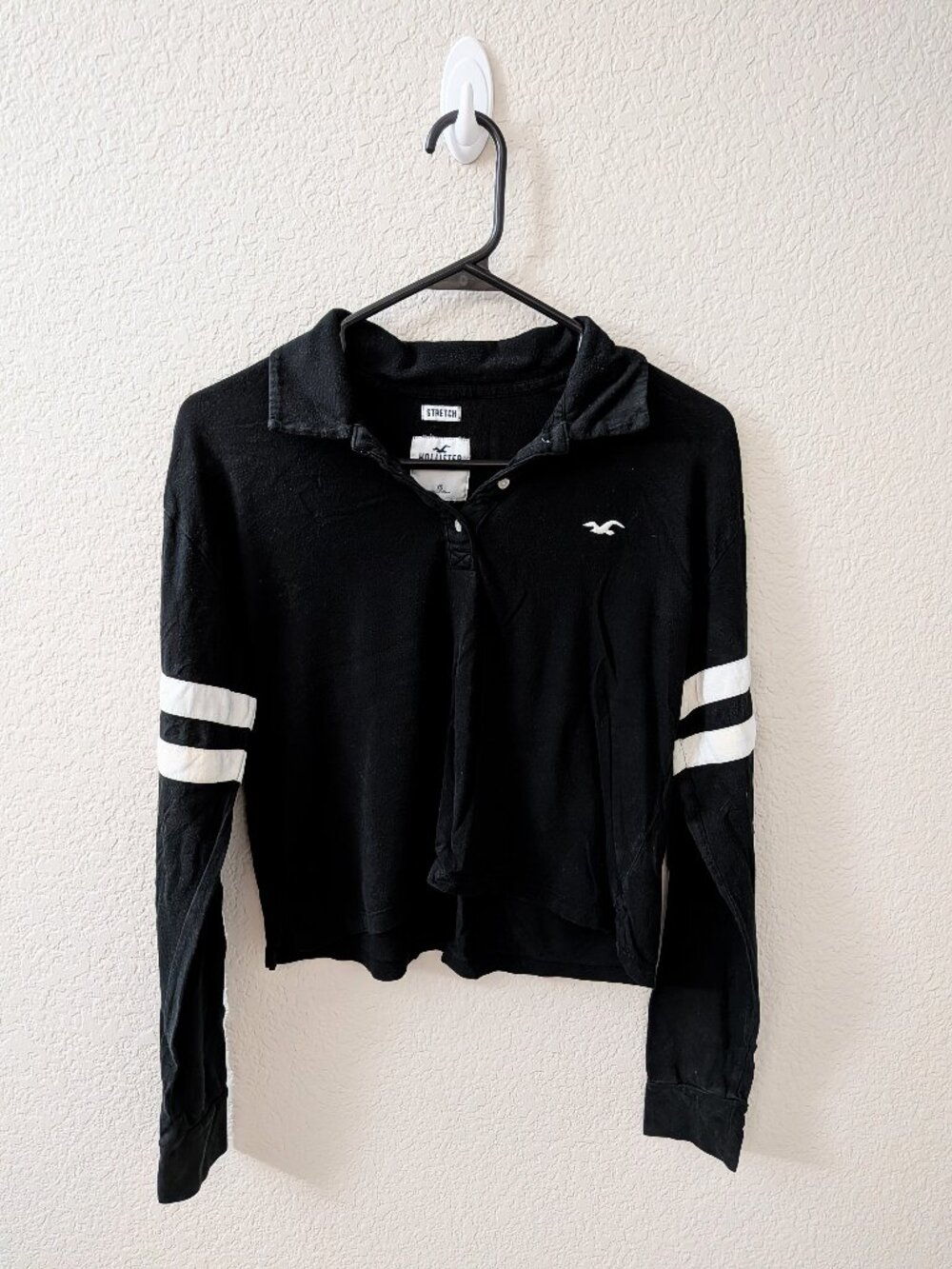 Hollister black cropped long sleeve polo with varsity stripes - Size XS